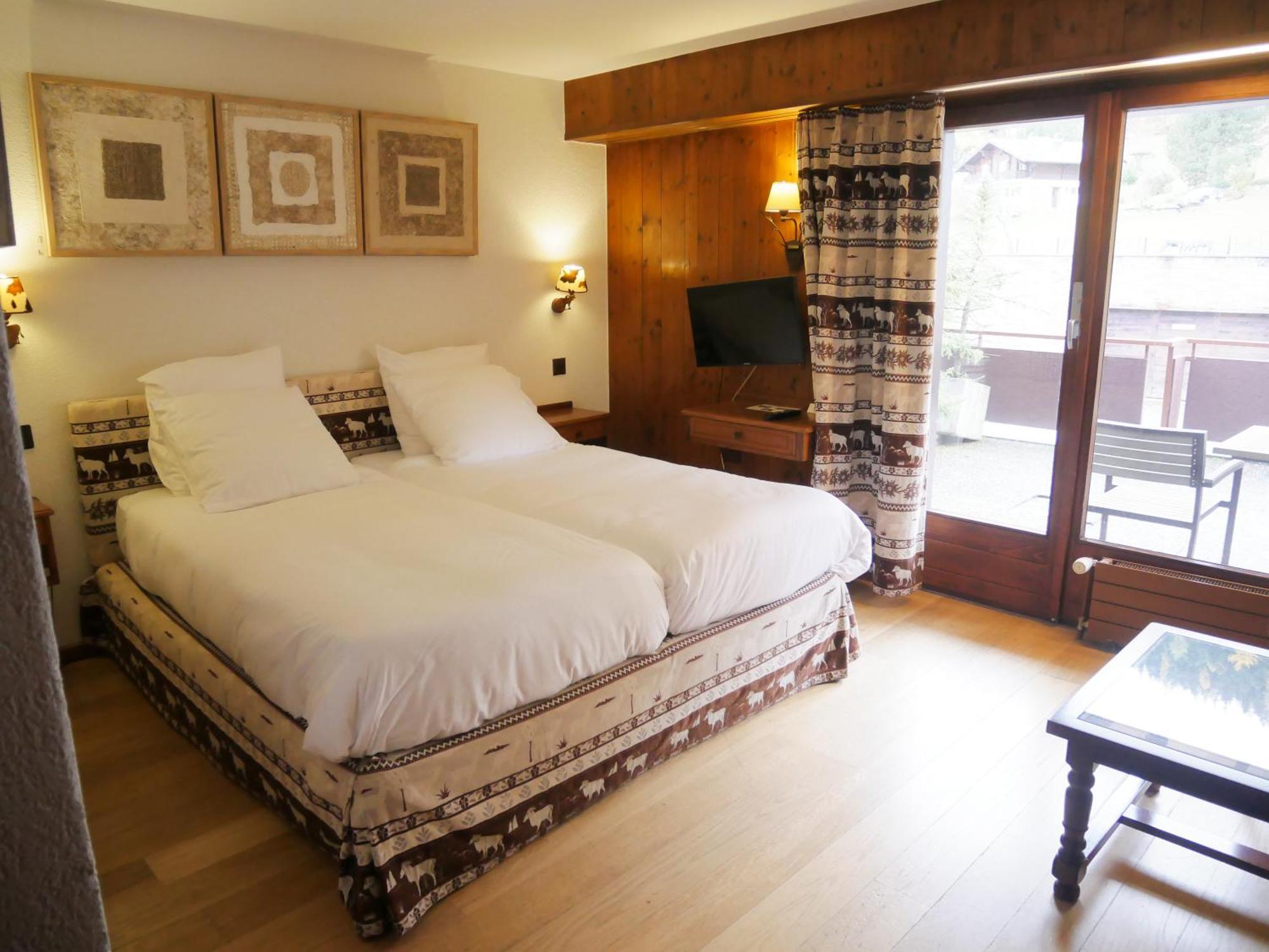 Between Boutique Hotel Chamoson ภายนอก รูปภาพ