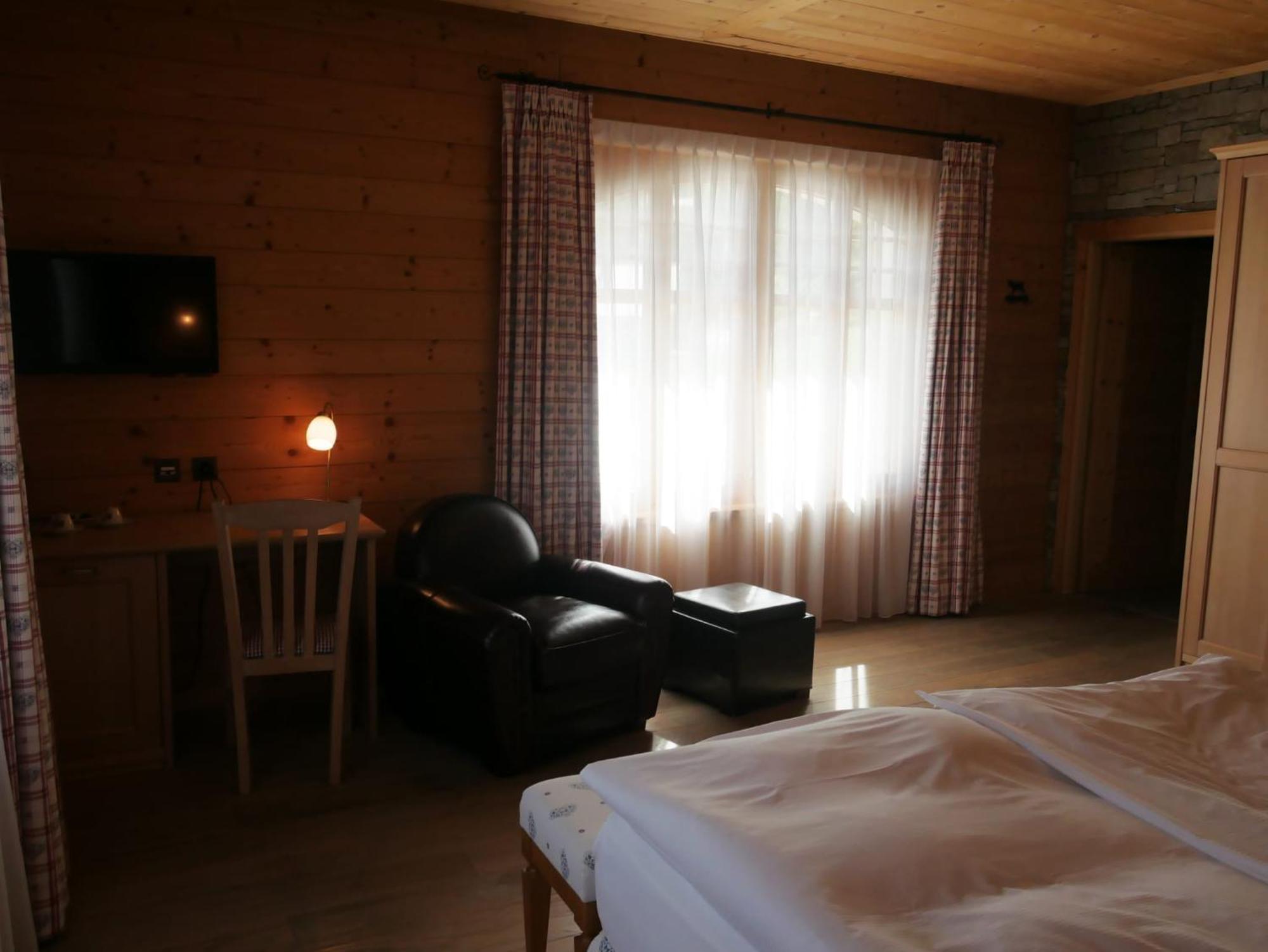 Between Boutique Hotel Chamoson ภายนอก รูปภาพ