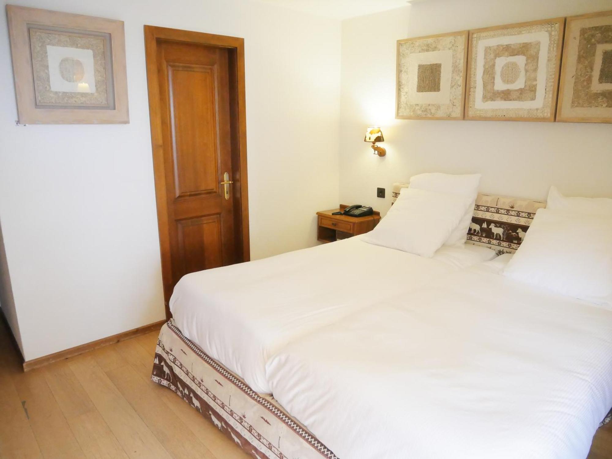 Between Boutique Hotel Chamoson ภายนอก รูปภาพ