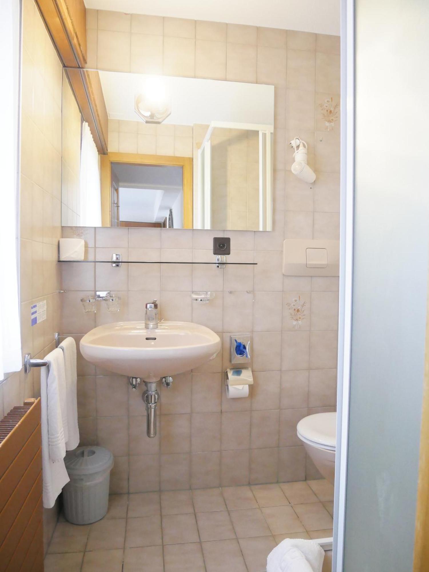 Between Boutique Hotel Chamoson ภายนอก รูปภาพ